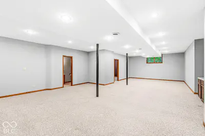1332 S Oak Ridge Lane, Crawfordsville - 35