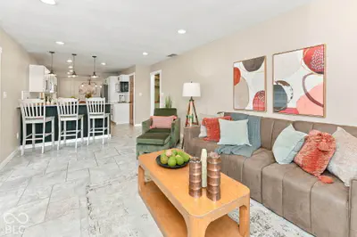 22585 Vos Hiatt Avenue, Cicero - 24